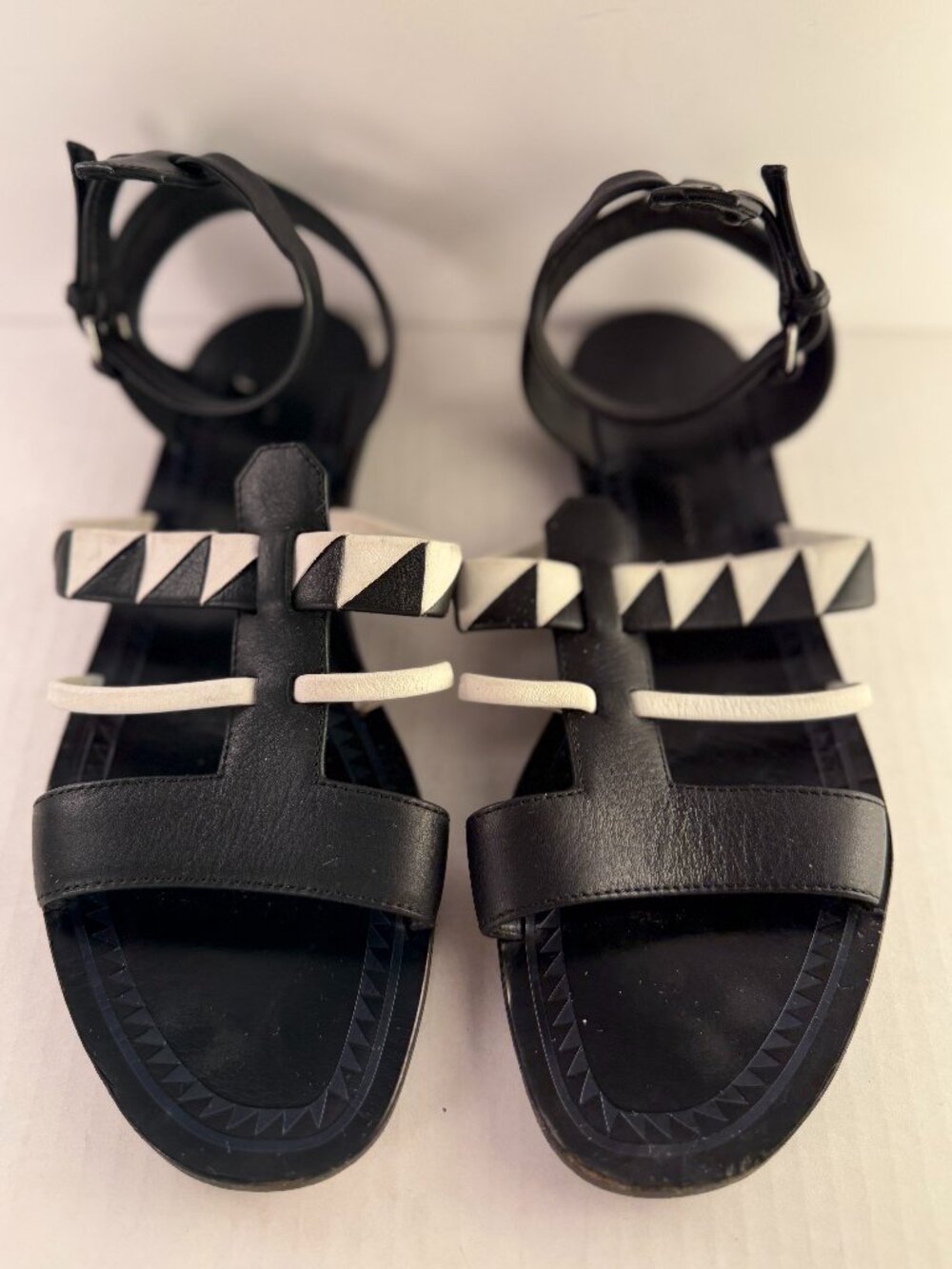 PROENZA SCHOULER BLACK AND WHITE LEATHER GLADIATOR SANDALS
